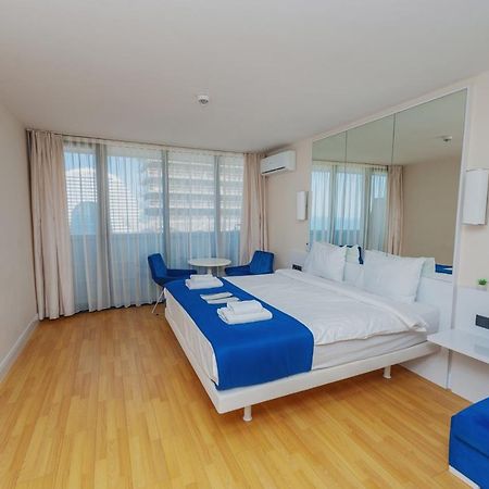 Orbi City Hub Apartments 巴统 外观 照片