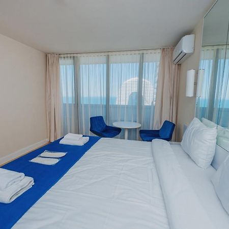 Orbi City Hub Apartments 巴统 外观 照片