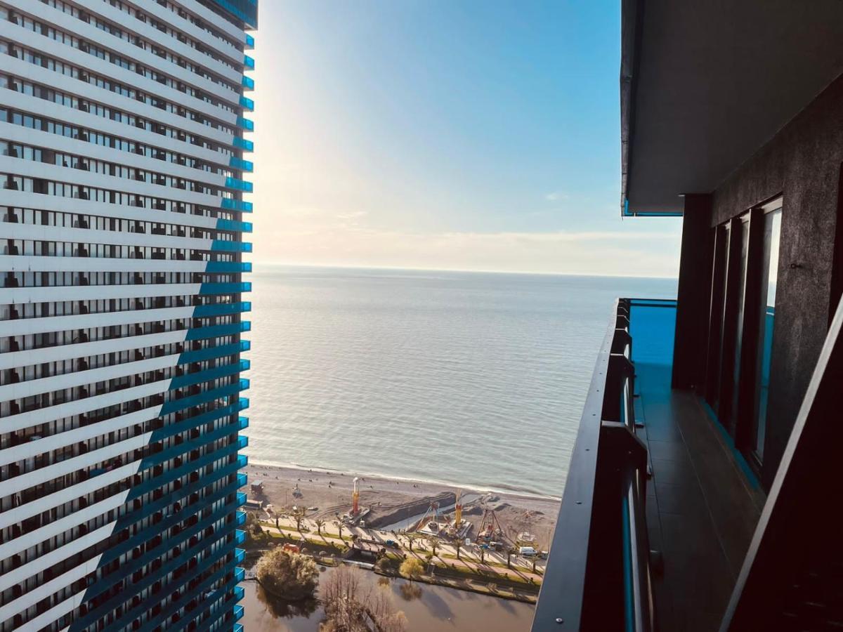 Orbi City Hub Apartments 巴统 外观 照片