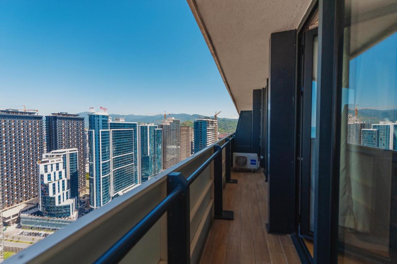 Orbi City Hub Apartments 巴统 外观 照片