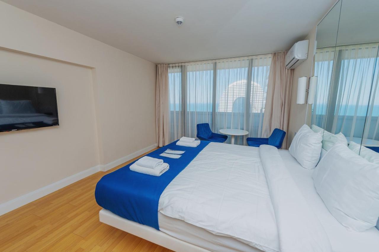 Orbi City Hub Apartments 巴统 外观 照片